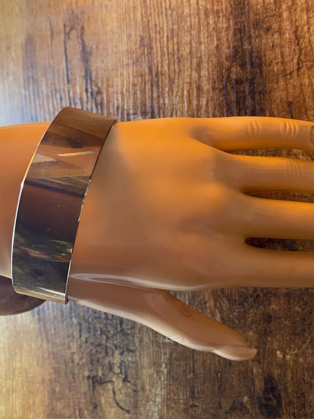 Gold bangle - Picture 2 of 6